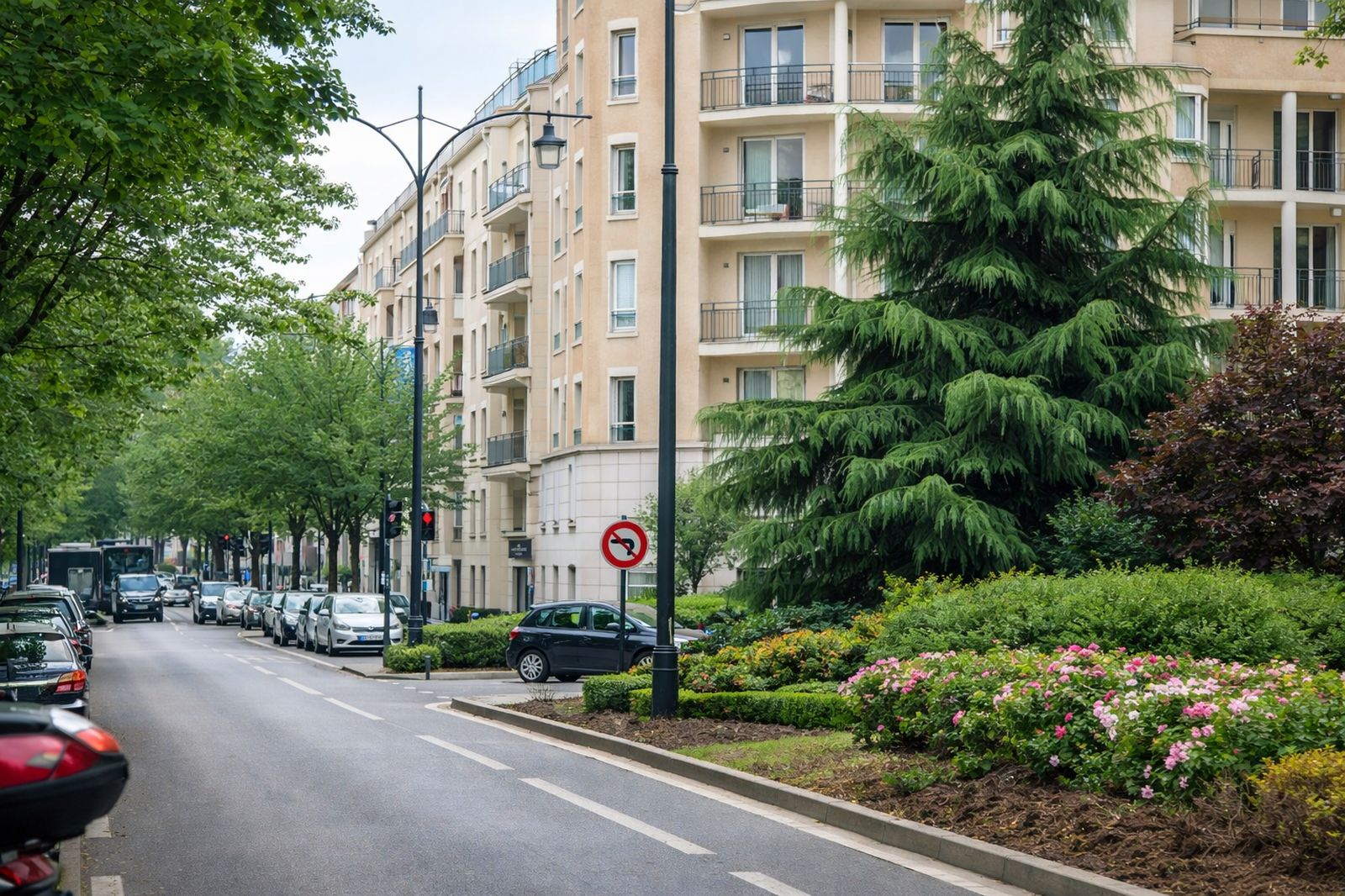 Rue résidentielle à Saint-Maurice (94410) -Déménagement en Île-de-France avec ABENS