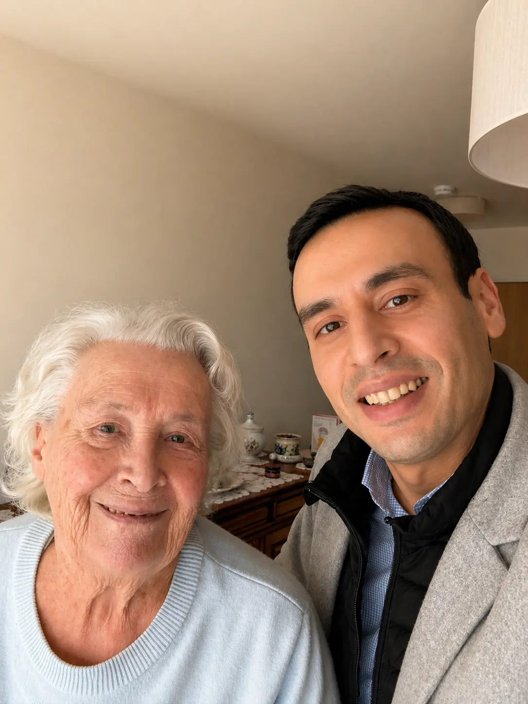Visite du dirigeant d’Abens Déménagement chez Madame S après son déménagement senior réussi